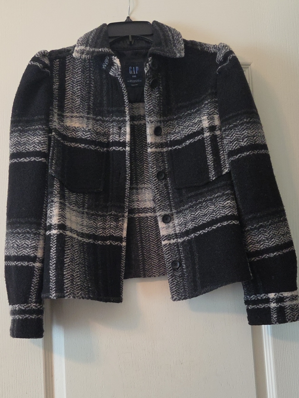 GAP Black & Gray Plaid Button-Up Shacket Jacket
